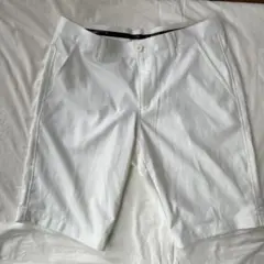 Under Armour ホワイト ショートパンツ
