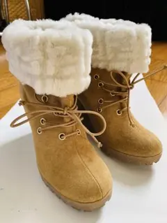 フェンディブーツ　スウェード キャメルカラー　内側はムートン サイズ35