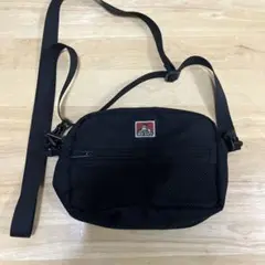 ショルダーバッグ　ブラック