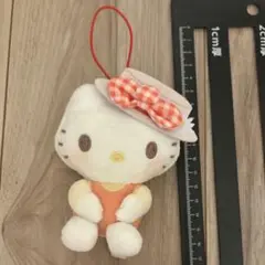 サンリオキャラクターズ　ピクニック　おすわりマスコット　ハローキティ