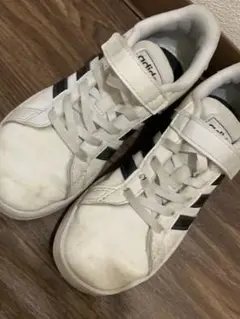 adidas アディダス　ホワイト ブラック スニーカー　靴　20センチ