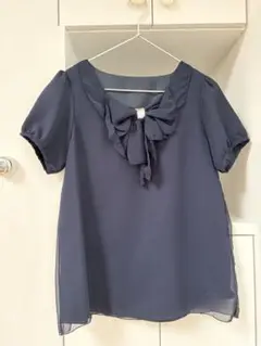 【新品・未使用】BARNEYS NEW YORK 紺色半袖ブラウス