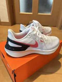 NIkEナイキ ウィメンズ エアズーム ストラクチャー スニーカー 新￼品未使用