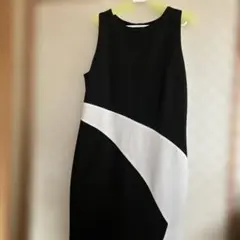 白黒のノースリーブアシンメトリックワンピース