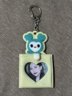 Item thumbnail for item 66096799-9710-4d92-b255-e1b3f406c5c8