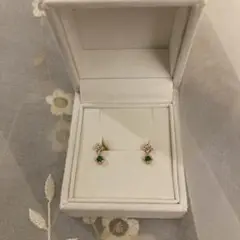 VAヴァンドーム アオヤマ エメラルドピアス