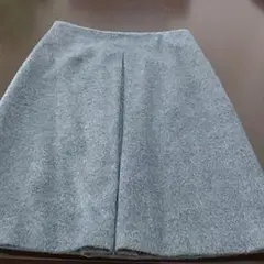 グレー ひざ丈スカート