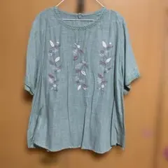お花刺繍カットソー未使用　L