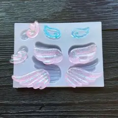 #0018シリコンモールド　羽　翼　天使の羽　デコパーツ　トレカケース　レジン