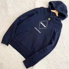美品 XL FCRB スウェット パーカー エンブレムロゴ ネイビー
