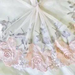 さくら色の薔薇刺繍チュールレース　ラスト1m　N-44