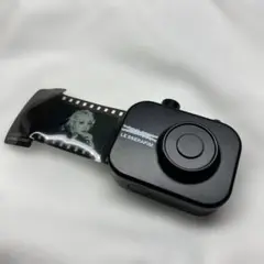 ルセラフィム　カメラネガ風チャーム　キムチェウォン　ガチャガチャ