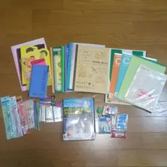 文房具セット（ノート、ペン、消しゴム、DVDケース）