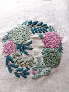 刺繍完成品　樋口愉美子　サキュレントのリース