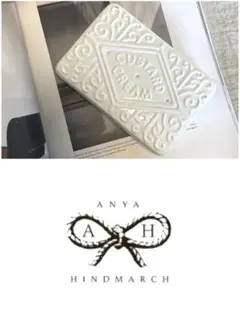 【ANYA HINDMARCH】クラッチバッグ 白 ¥155,000
