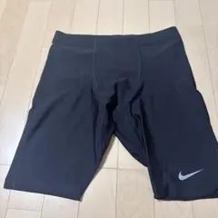 Nike 黒 ショートパンツ