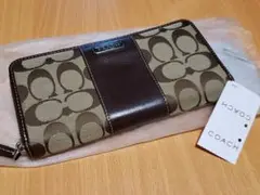 COACHの長財布☆ブラウンのロゴ