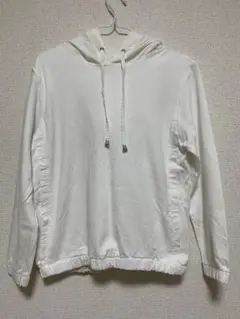ホワイトパーカー　レディーストップス