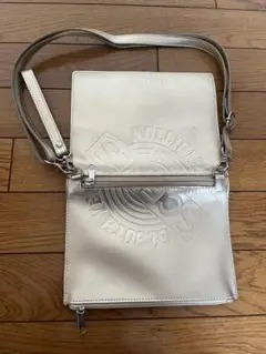 ホワイトレザーショルダーバッグ