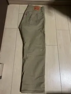 Levi's チノパン