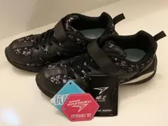 美品 SYUNSOKU BIT ブラックフラワーパターンスニーカー 19㎝ EE