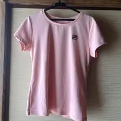 FILA ピンク Tシャツ 背面スリット