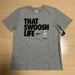 【新品】 NIKE 「THAT SWOOSH LIFE」 Tシャツ