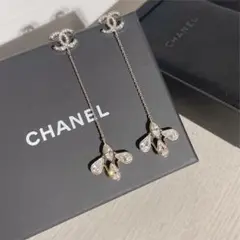 CHANEL ビジューピアス