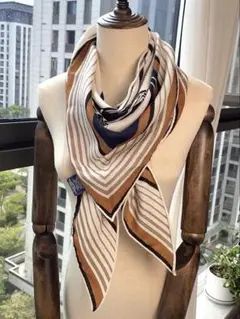 @H209 羊毛 シルク 三角形 大判ストール