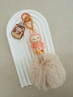 ファー付きラブブストラップ