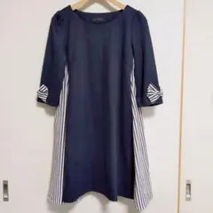 値下げ!【美品】UNIVERVAL MUSE 膝丈ワンピース ストライプ切替 紺
