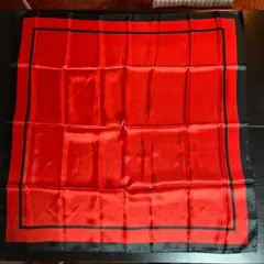 美品☆イヴサンローラン YVES SAINT LAURENTスカーフ赤 ストール