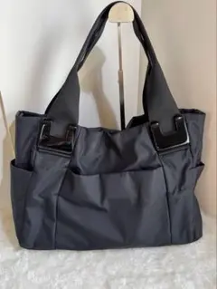 ear PAPILLONNER　黒 ナイロン トートバッグ　樹脂パーツ