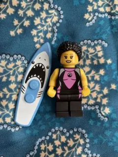 LEGO 女性キャラクター サーフボード付き