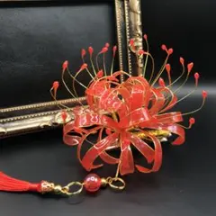 赤のクリアの彼岸花髪飾り