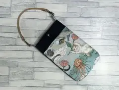 ハンドメイド　スマホポーチ　おとぎの国の猫と仲間たち ②