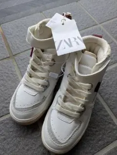 新品タグ付　ZARA ホワイト ハイカットスニーカー　20センチ