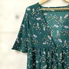 ガウン ロングワンピース フレアスリーブが素敵 花柄 深緑色 Vネック