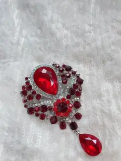 ☺️数に限りありますので お早めに☺️ ❤️ブローチ花型ダイヤモンド❤️