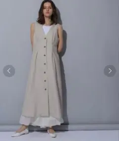 [極美品] カデュネ タックジレワンピース 36 Aライン Ｖネック ベージュ