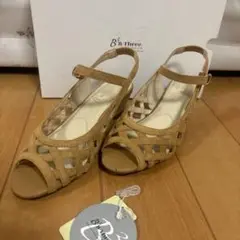 B3 ベージュ スエード サンダル