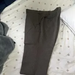 グレー スラックス バックポケット付き