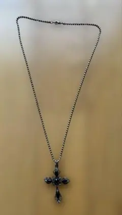 クロスネックレス　黒