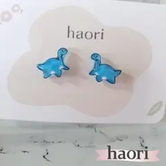 プレシオサウルスちゃんのピアス　プラバン イヤリング　ハンドメイド 恐竜