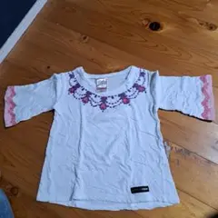 QUARTER 刺繍入り Tシャツ 100