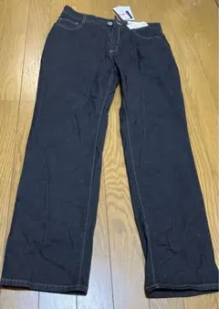 【新品】レディース　ストレートパンツ　ゆったりシルエット　デニム イオン