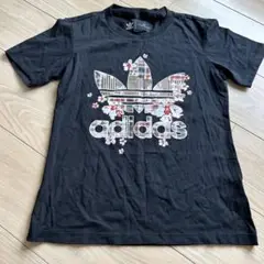 adidas 花柄ロゴ Tシャツ 黒
