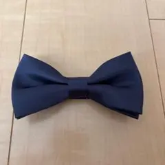 結婚式　新郎　タキシード　蝶ネクタイ　ネイビー