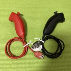 ⭐️美品　Wii WiiU ヌンチャク レッド　ブラック 赤黒2個セット