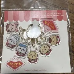 ちいかわレストラン ホールスタッフ集合！なアクリルチャーム